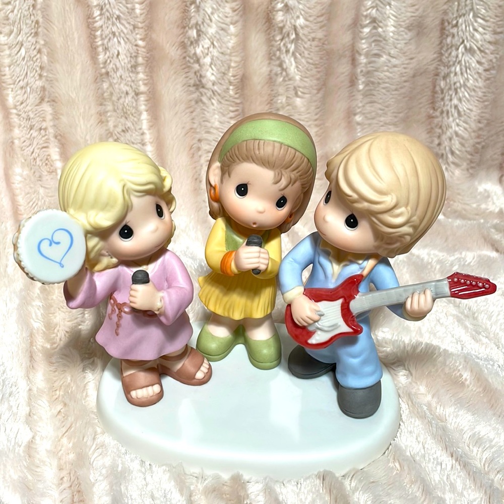 Precious Moments “making music together for 30 years” figurine